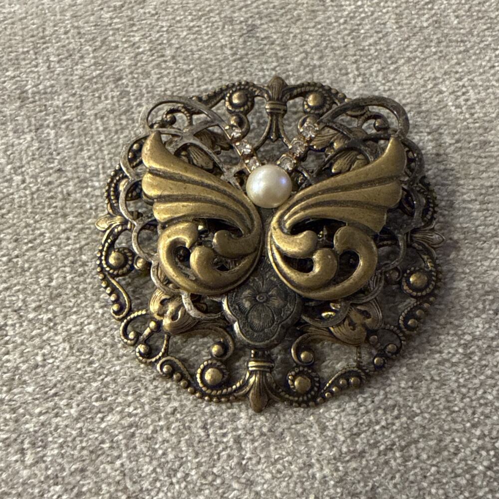 Vintage Kat’s Creations Butterfly Brooch Filigree Rhinestone Faux Pearl